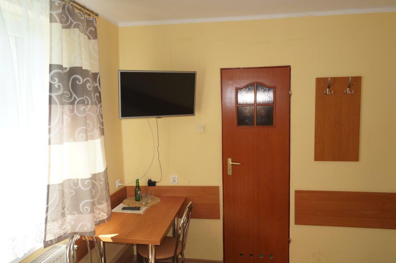Hotel-Restauracja-Bar Rudka ออสตรอเวียตซ์ชเวียนตอกชิสกี ภายนอก รูปภาพ